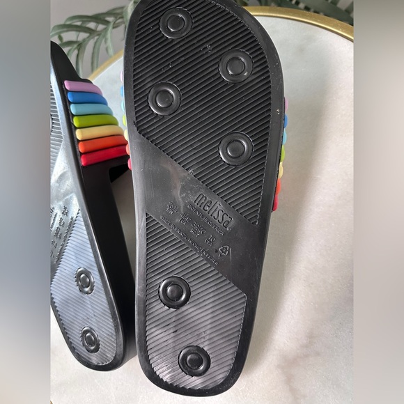 Melissa Women's MLSA 3D Scented Rainbow Striped Beach Slides Sandals size 10 - Picture 5 of 6